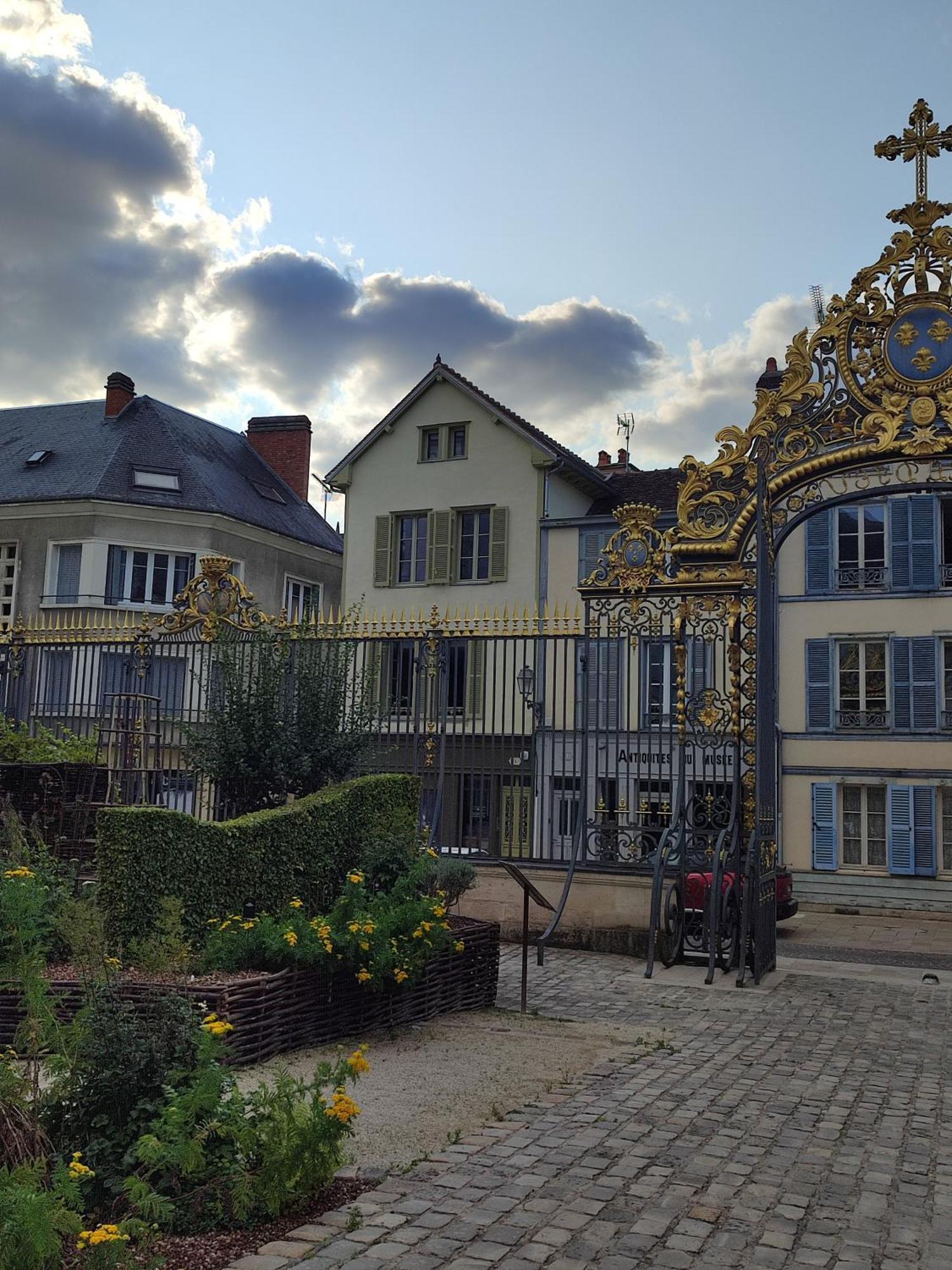 Appartement Cosy Tout Confort Troyes Exteriör bild